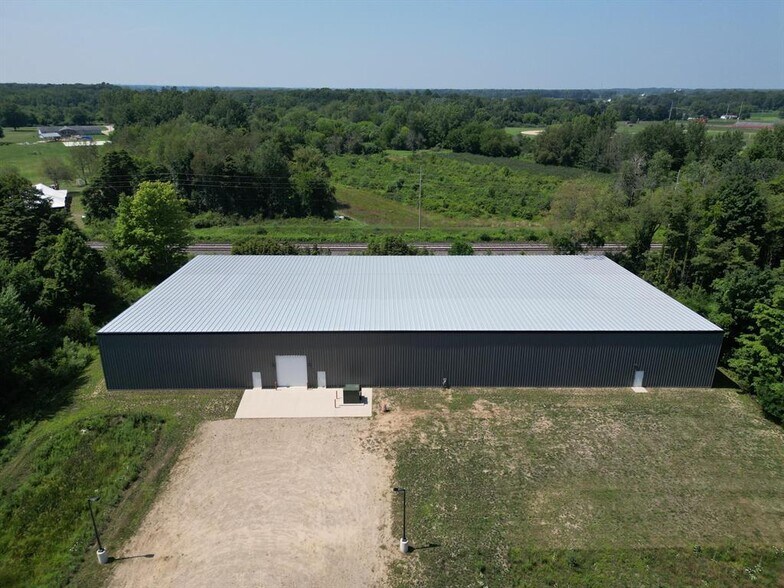 Primary Photo Of 420 Industrial Park Rd, Bangor Warehouse For Sale