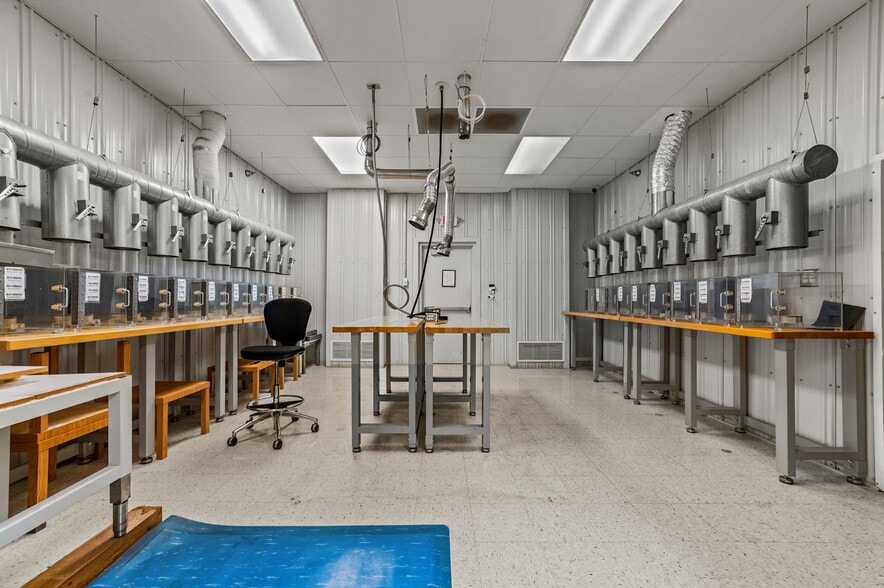 More Photos Of 2107 Black Creek Rd SE, Wilson Warehouse For Lease