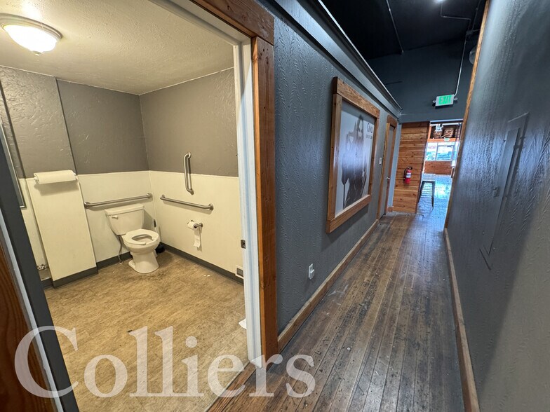 More Photos Of 504 E Center St, Pocatello Storefront For Sale