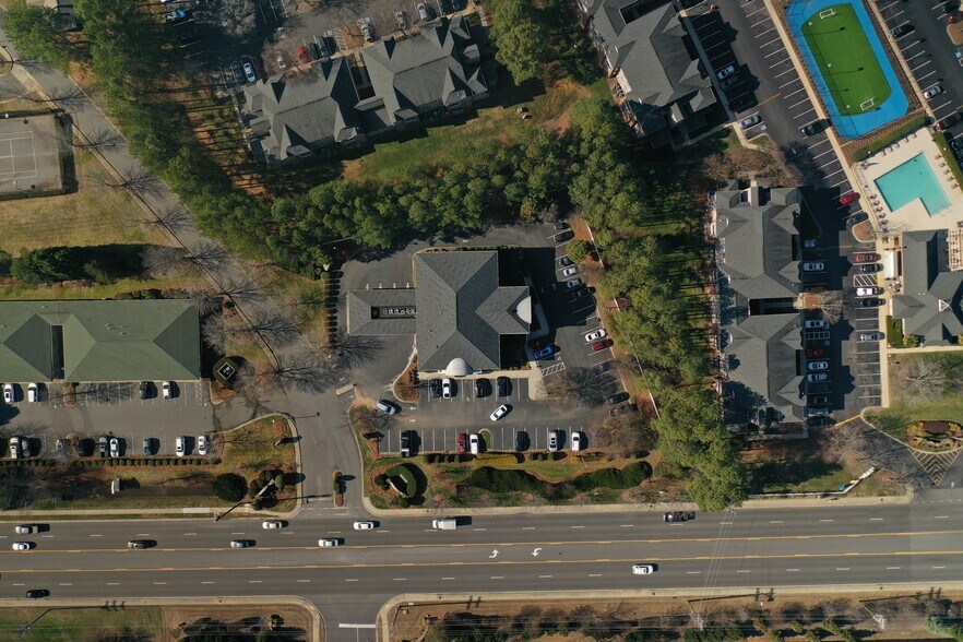 More Photos Of 100 Stone Village Dr, Fort Mill Bank For Lease