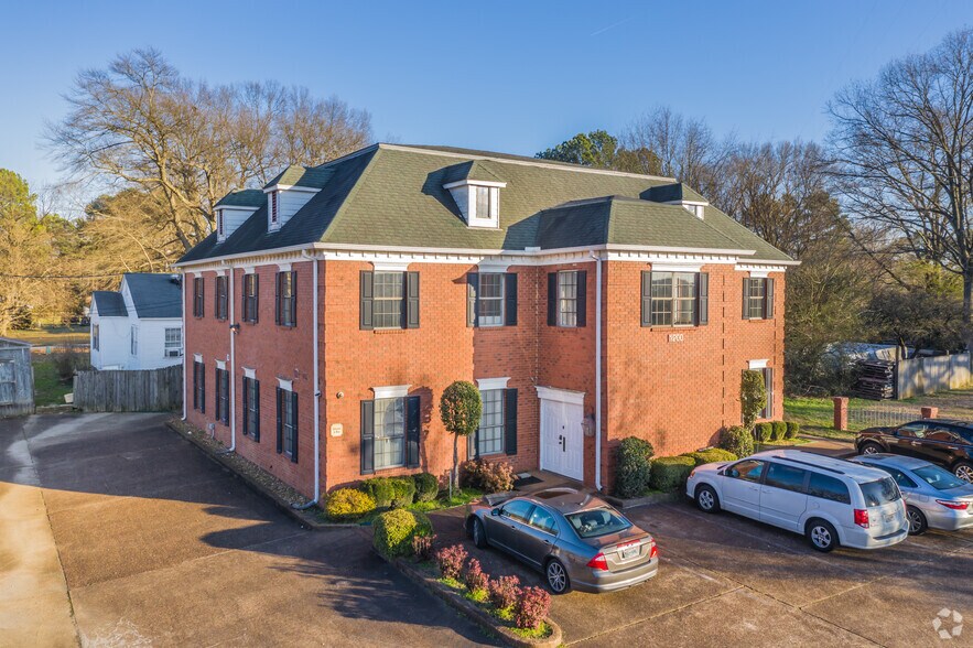 More Photos Of 1200 Sycamore View Rd, Memphis Office For Lease