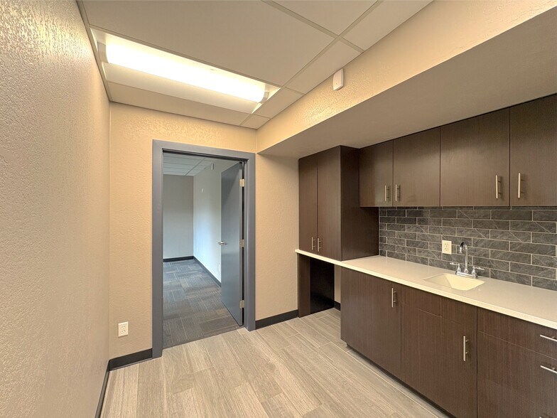 More Photos Of 5229 N 7th Ave, Phoenix Office For Lease