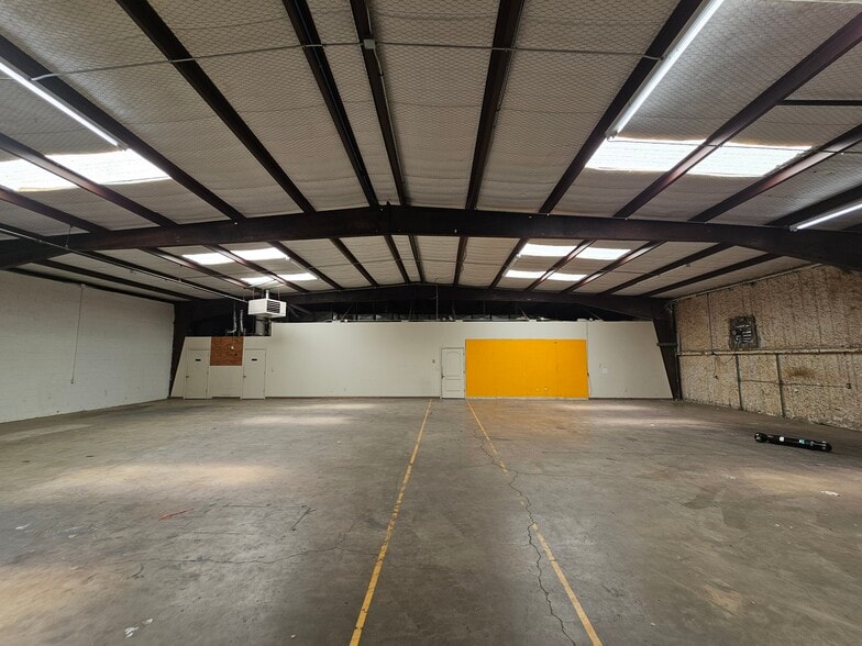 More Photos Of 709 S Treadaway Blvd, Abilene Warehouse For Lease