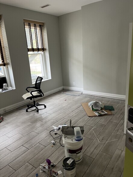 More Photos Of 1618 7th St NW, Washington Storefront Retail Office For Lease