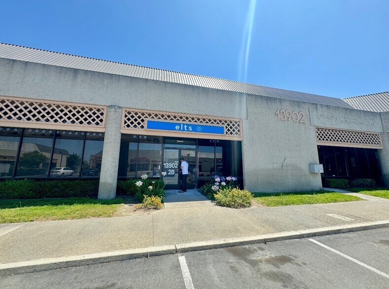 More Photos Of 13902 Harbor Blvd, Garden Grove Warehouse For Sale