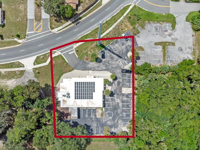 More Photos Of 901 N Grove St, Eustis Office For Sale