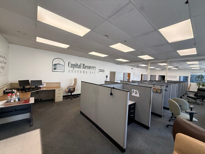 More Photos Of 630 Market St, Steubenville Office For Lease