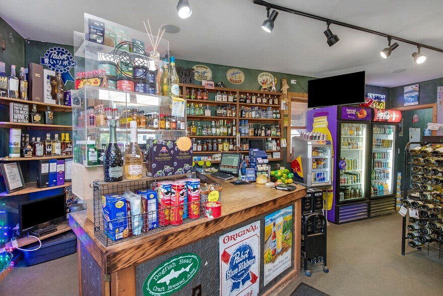 More Photos Of 81 Gillaspey Ave, Crested Butte General Retail For Sale