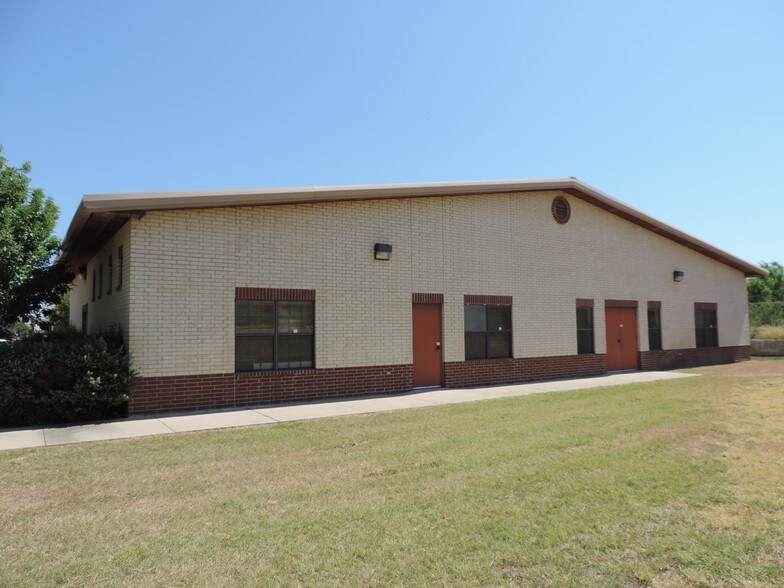 More Photos Of 5119 Fairfield Dr, Laredo Restaurant For Lease