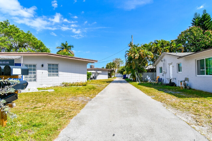 More Photos Of 215 NE 10th Ave, Hallandale Beach Apartments For Sale