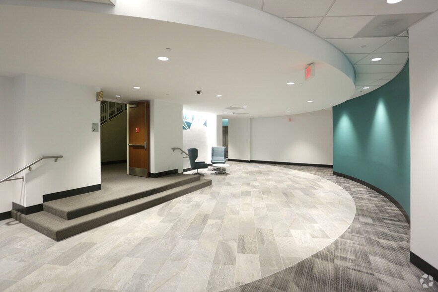 More Photos Of 1100-1140 Virginia Dr, Fort Washington Office For Lease