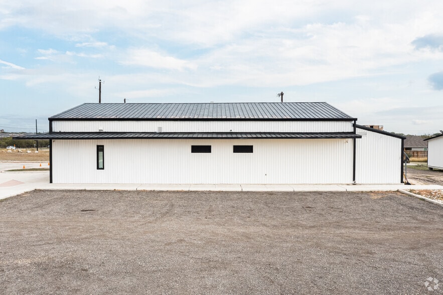 More Photos Of 12980 W US Highway 90, San Antonio Freestanding For Sale