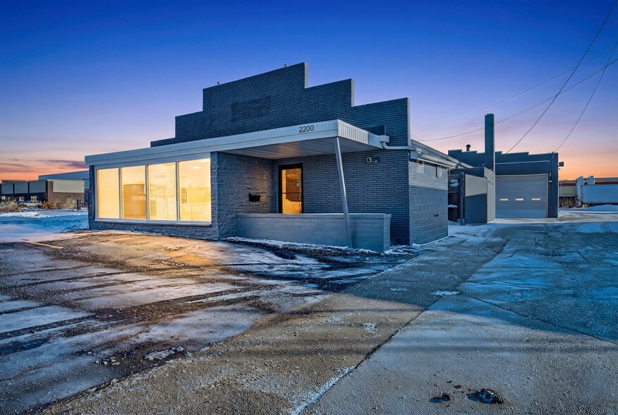 More Photos Of 2200 S Miller Pky, Milwaukee Distribution For Sale