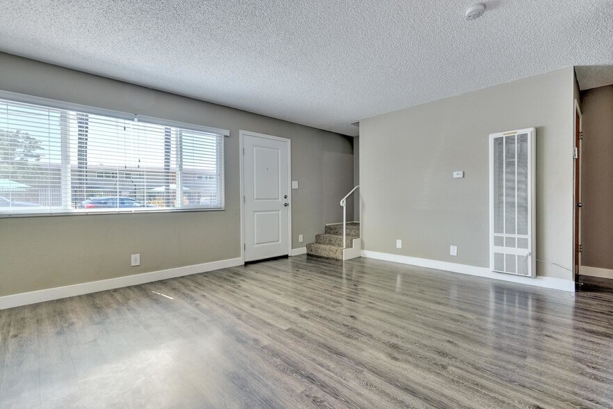 More Photos Of 2275 Grove Way, Castro Valley Apartments For Sale