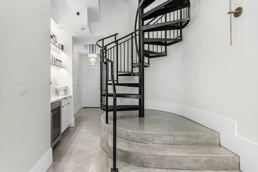 More Photos Of 801 S Olive Ave, West Palm Beach Apartments For Sale