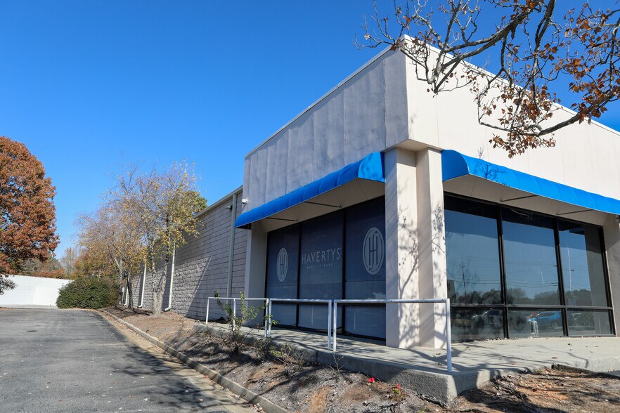 More Photos Of 2297 Main St East, Snellville Freestanding For Sale