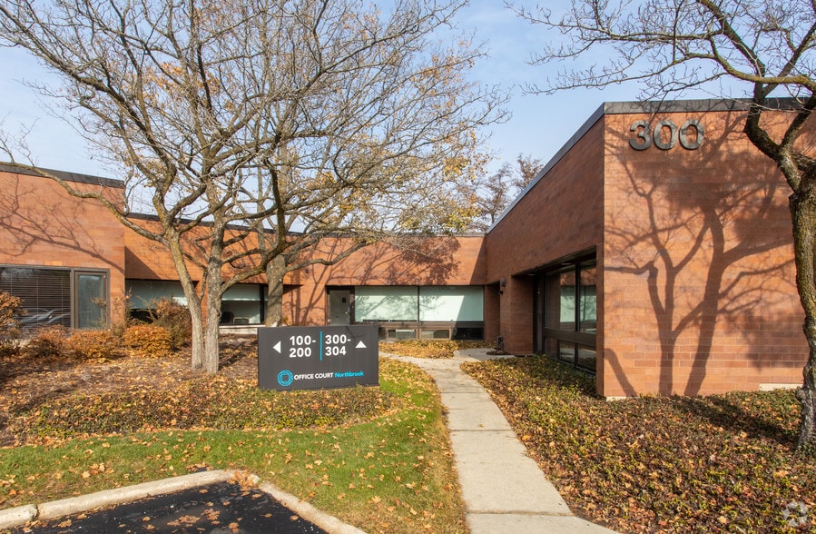 More Photos Of 666 Dundee Rd, Northbrook Unknown For Lease