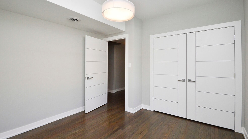 More Photos Of 3124 N Broadway, Chicago Storefront Retail Residential For Sale