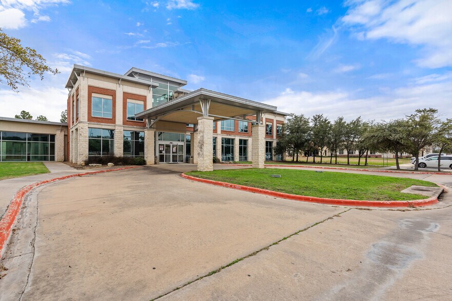 More Photos Of 1 Saint Mark's Pl, La Grange Hospital For Lease