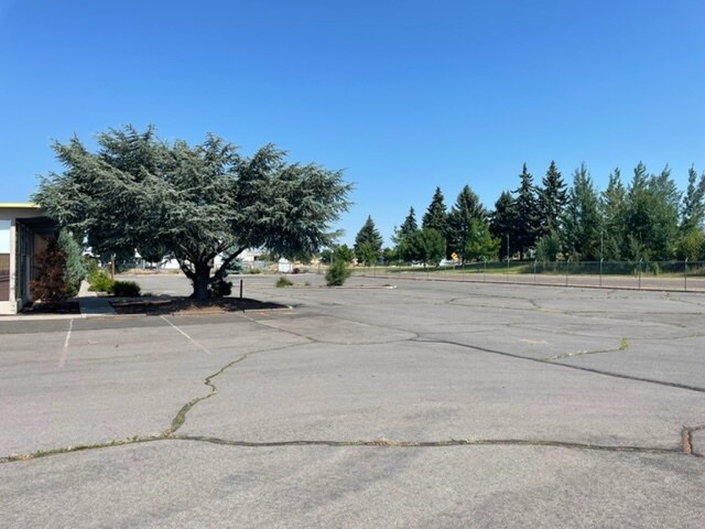 More Photos Of 1120 S Spring St, Klamath Falls Warehouse For Sale