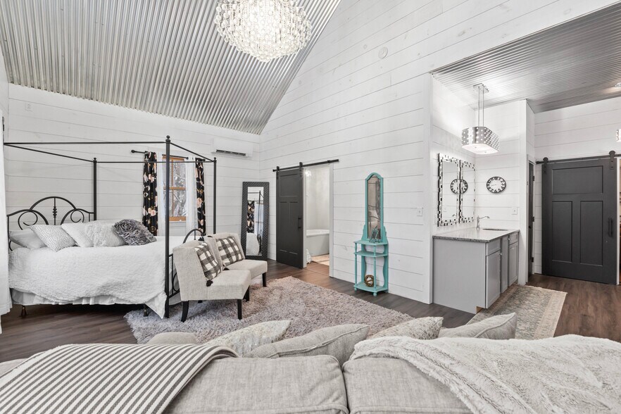 More Photos Of 10 Leeds Junction Rd, Leeds Winery Vineyard For Sale