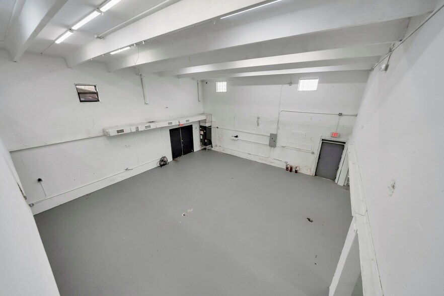 More Photos Of 67 NW 166th St, North Miami Beach Warehouse For Sale