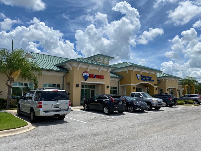 More Photos Of 8039 Cooper Creek Blvd, Bradenton Unknown For Lease