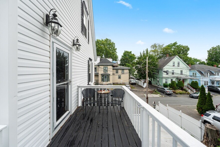 More Photos Of 47 Clinton St, Framingham Apartments For Sale