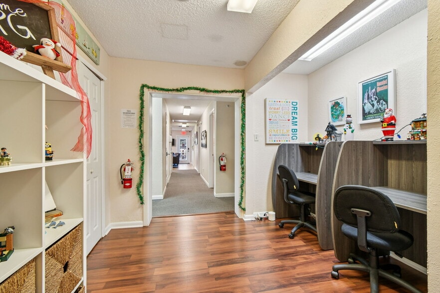 More Photos Of 108 4th Ave S, Safety Harbor Office For Sale