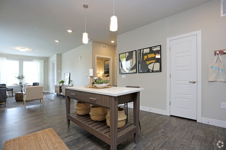 More Photos Of 115 wilcox St, Castle Rock Apartments For Lease