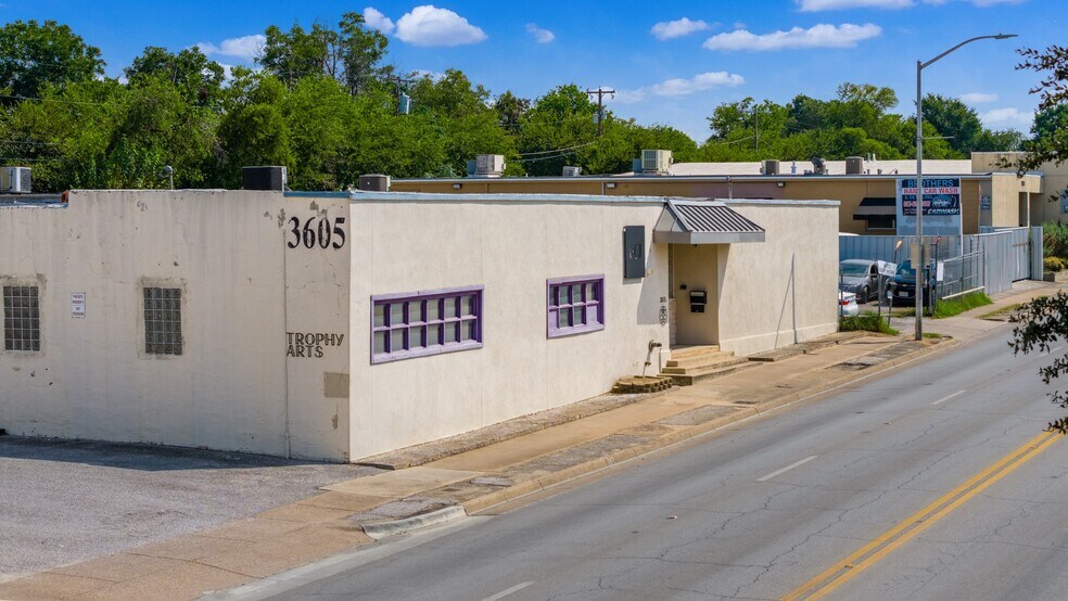 Primary Photo Of 3605 McCart Ave, Fort Worth Distribution For Lease