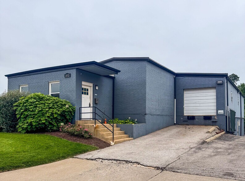 Primary Photo Of 10926 Lin Valle Dr, Affton Warehouse For Lease