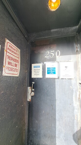 More Photos Of 248 Queen St E, Toronto Storefront For Sale