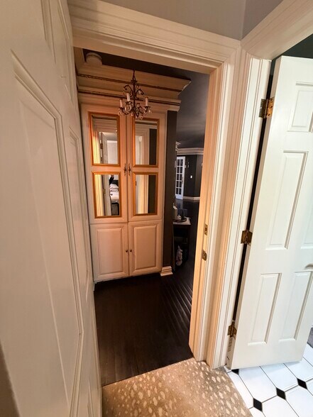 More Photos Of 4645 Tinker Diagonal, Oklahoma City Loft Creative Space For Sale