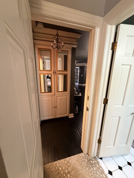 More Photos Of 4645 Tinker Diagonal St, Oklahoma City Loft Creative Space For Sale