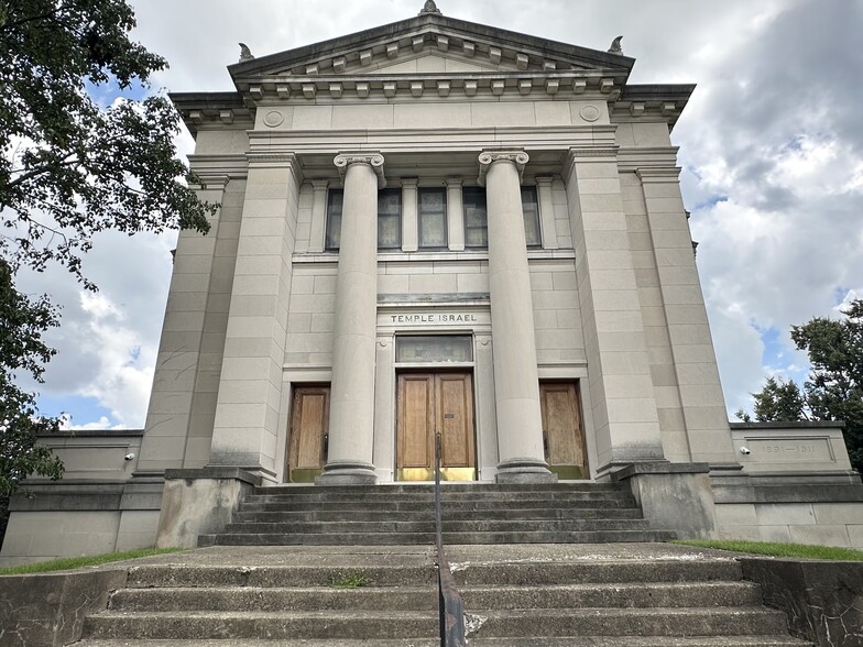 Primary Photo Of 540 S 6th St, Terre Haute Specialty For Sale