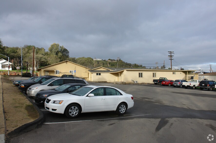 More Photos Of 27301-27319 Valley Center Rd, Valley Center Freestanding For Lease