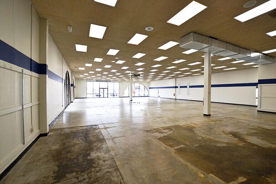 More Photos Of 10 Lincoln Hwy, Fairview Heights Freestanding For Lease