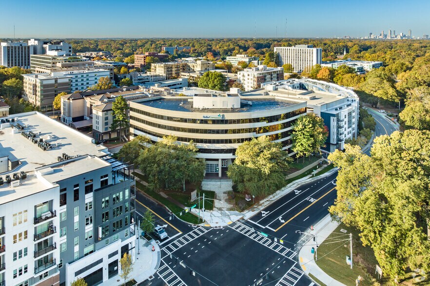 More Photos Of 160 Clairemont Ave, Decatur Office For Lease