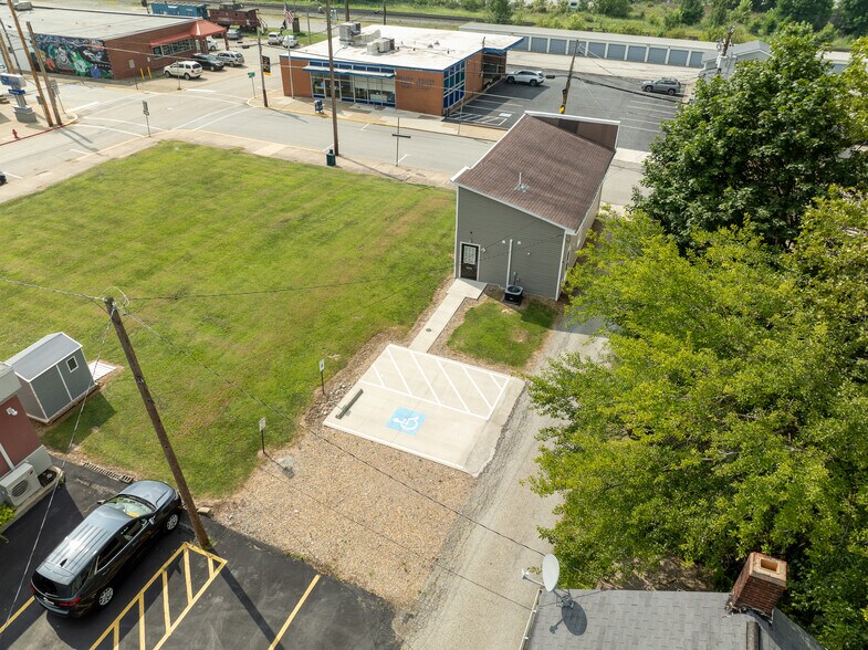 More Photos Of 106 E 1st Ave, Derry Freestanding For Sale