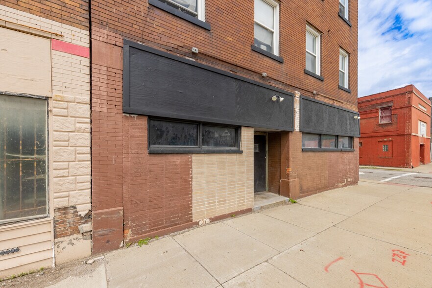 More Photos Of 11239 Superior Ave, Cleveland General Retail For Sale