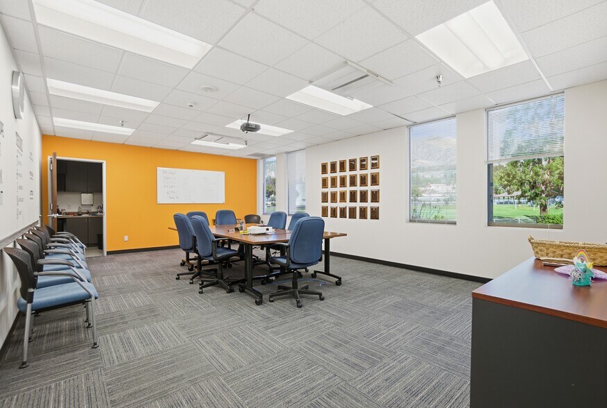 More Photos Of 670 N Rosemead Blvd, Pasadena Loft Creative Space For Sale