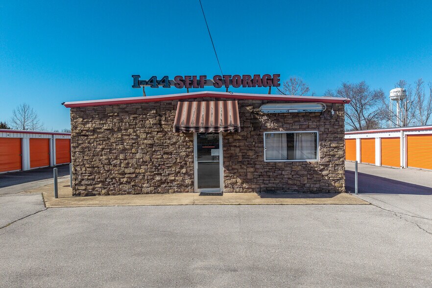 More Photos Of 14305 Saint Robert Outer Rd, Saint Robert Self Storage For Sale