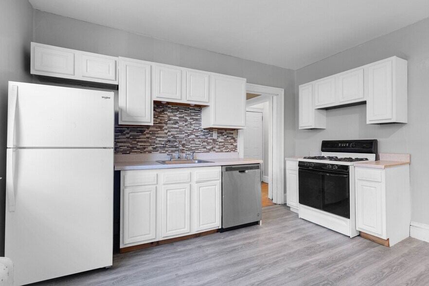 More Photos Of 45 School St, Hartford Apartments For Sale