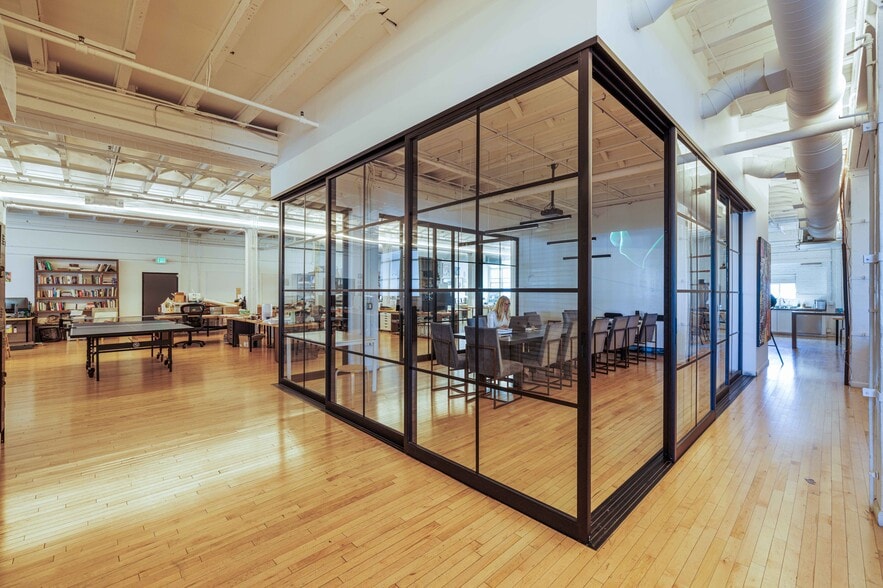 More Photos Of 421-427 Colyton St, Los Angeles Manufacturing For Sale