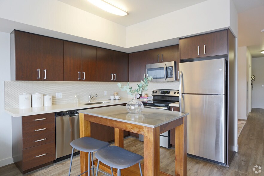 More Photos Of 1650 NW 23rd Ave, Portland Apartments For Lease