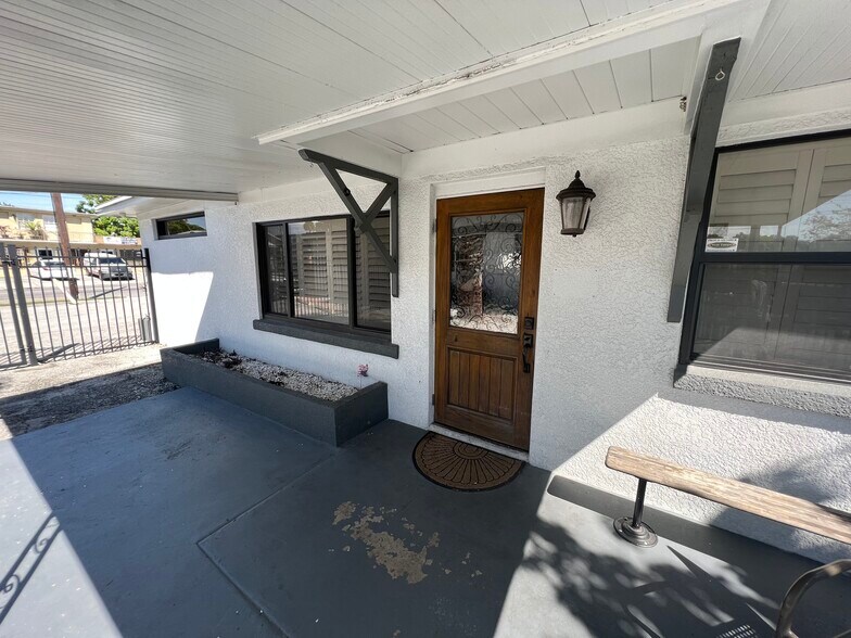 More Photos Of 2323 W Aileen St, Tampa General Retail For Lease