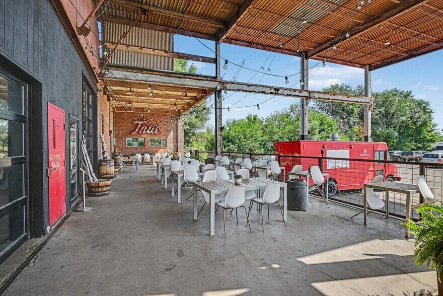 More Photos Of 451 Taft St NE, Minneapolis Light Manufacturing For Lease