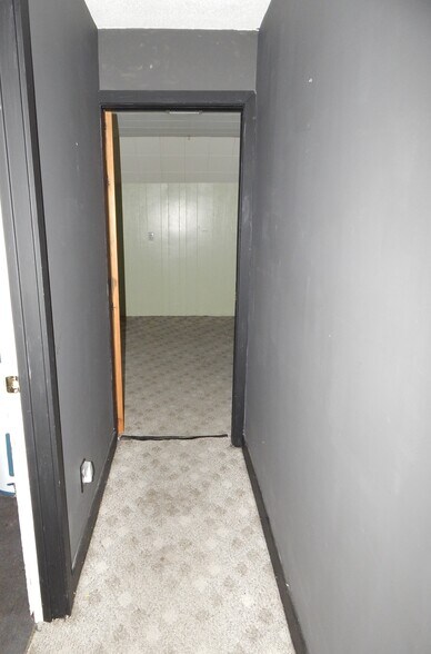 More Photos Of 83 Main St, Deep River General Retail For Lease