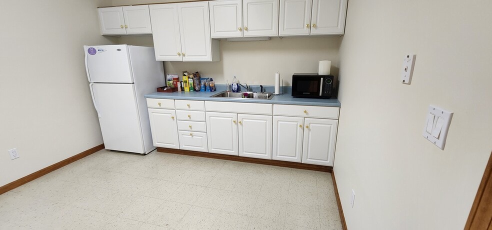 More Photos Of 3901 Wood Duck, Springfield Medical For Lease